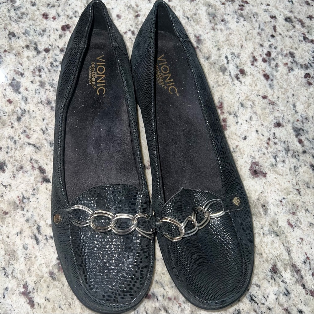 Vionic Black Chain Detail Loafers size 10